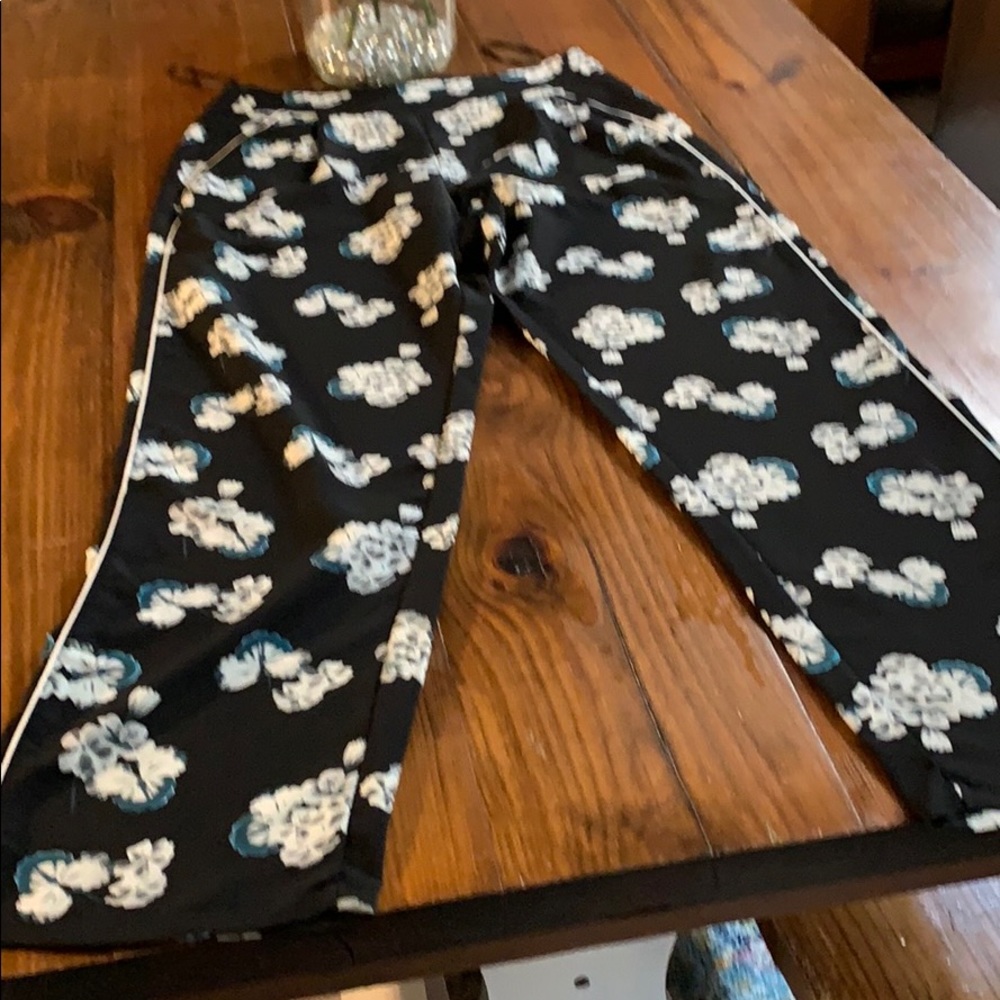 MISSTRUTH ankle pants in floral design